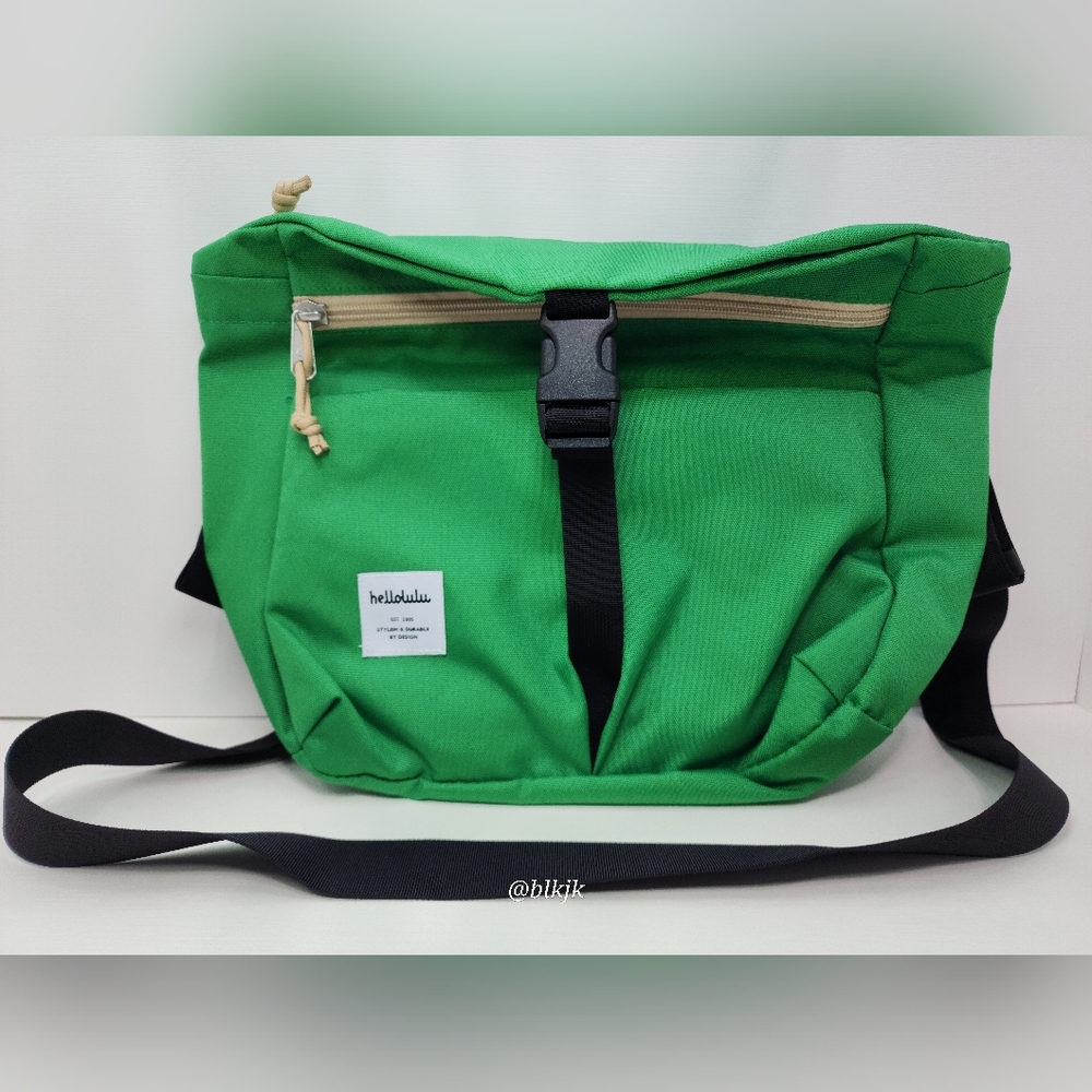 Hellolulu Messenger Bag *Green* NWOT